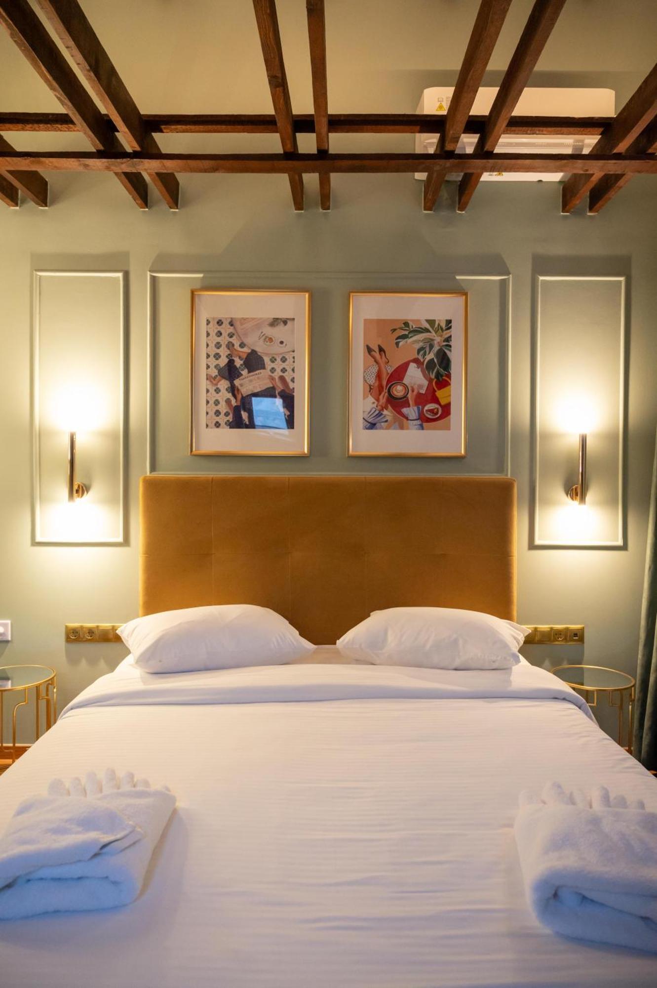 L Suites The Writer'S House ยีธิโอ ภายนอก รูปภาพ